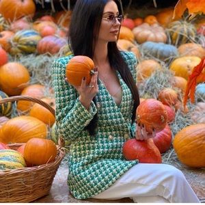 Zara tweed blazer bloggers fav